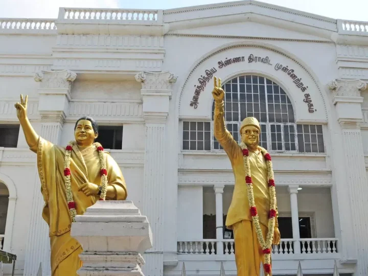 அதிமுகவின் புது வியூகம்