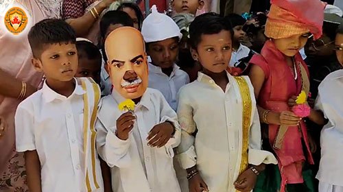 ராமநாதபுரத்தில் காமராஜர் வேடம் அணிந்து ஆட்சியரை வரவேற்ற மாணவ மாணவிகள்