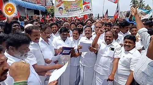 திருவள்ளூரில் திமுக அரசை கண்டித்து அதிமுக போராட்டம் – பாதிக்கப்பட்ட 8 வயது சிறுமிக்கு நீதிவேண்டும் என வலியுறுத்தல்