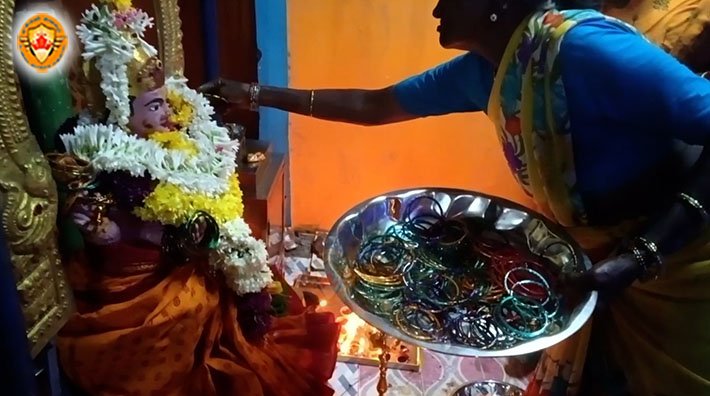 பொன்னேரி துர்கா தேவி கோவில் ஆடிப்பூர விழா: பெண்கள் வளைகாப்பு நடத்தி வழிபாடு