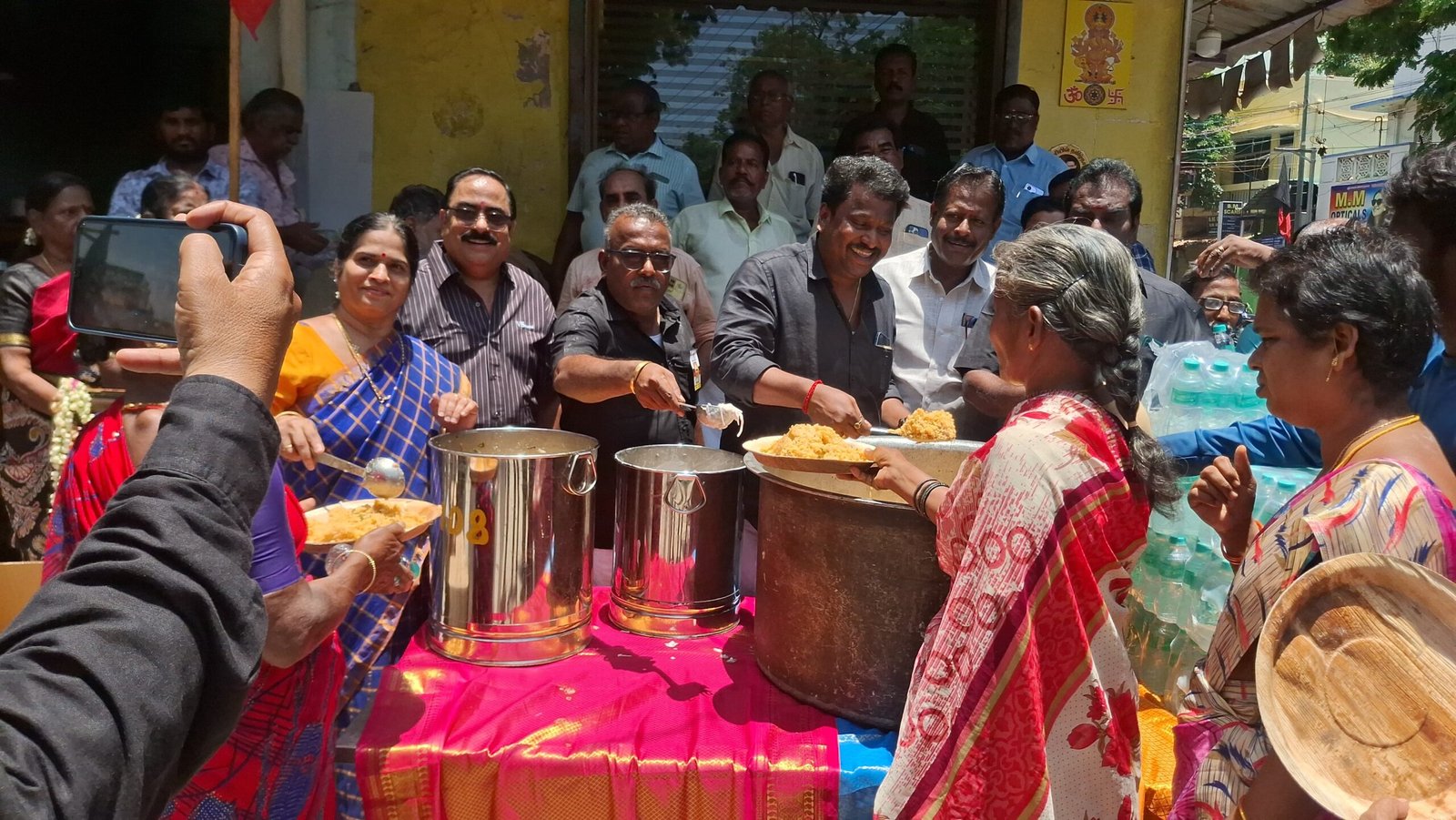 காஞ்சிபுரத்தில் கருணாநிதி நினைவு தினம் அனுசரிப்பு