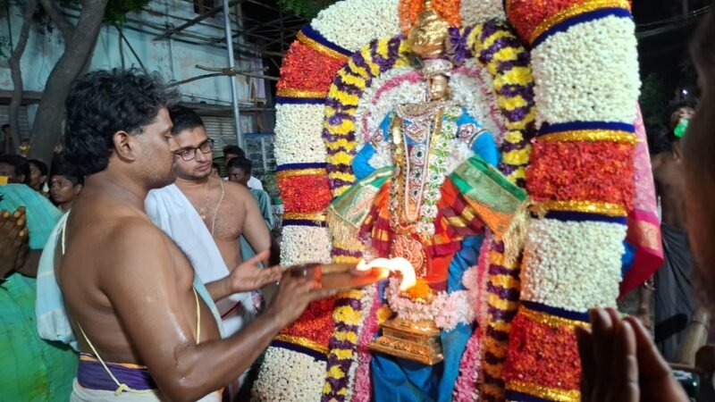 காஞ்சிபுரம் வேணுகோபாலசாமி ஆலயத்தில் உறியடி உற்சவம்
