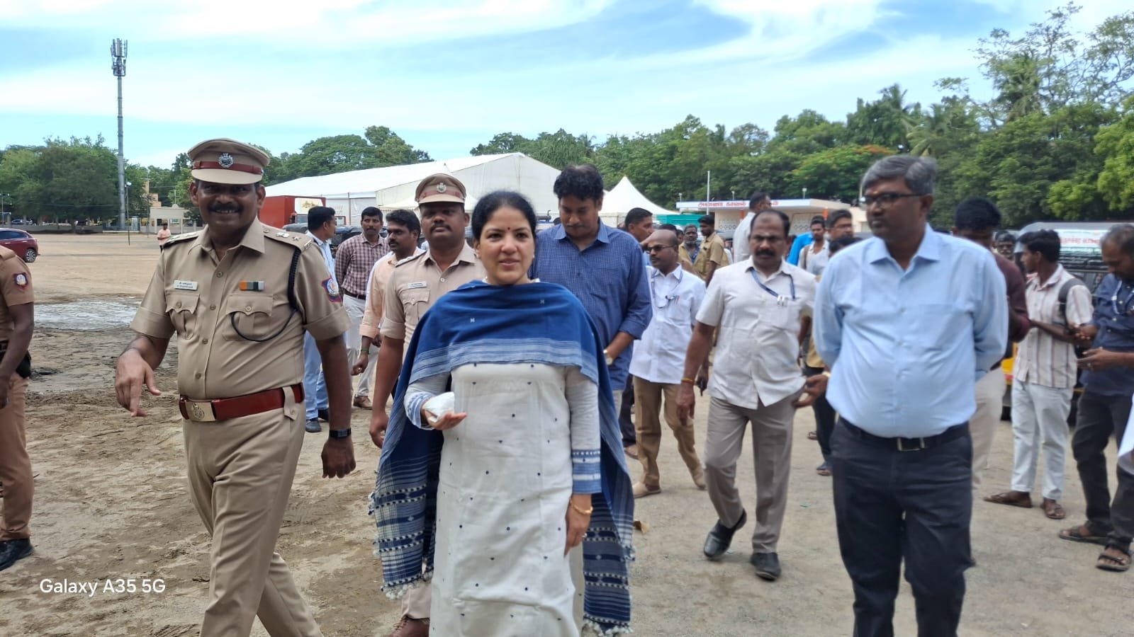 காஞ்சிபுரத்தில் QR Code மூலம் ஆட்டோக்களின் ஆவணங்களை ஆய்வு செய்த ஆட்சியர்