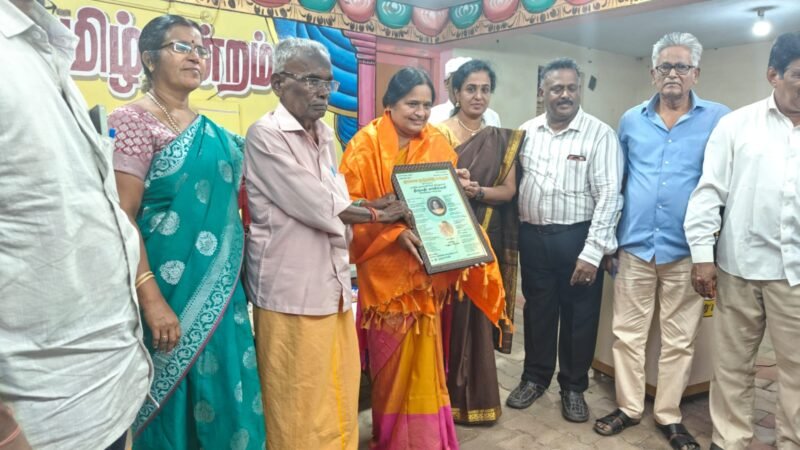 தமிழக அரசின் நல்லாசிரியர் விருது பெற்ற காளீஸ்வரி சுகுமார்: ராமநாதபுரத்தில் பாராட்டு விழா