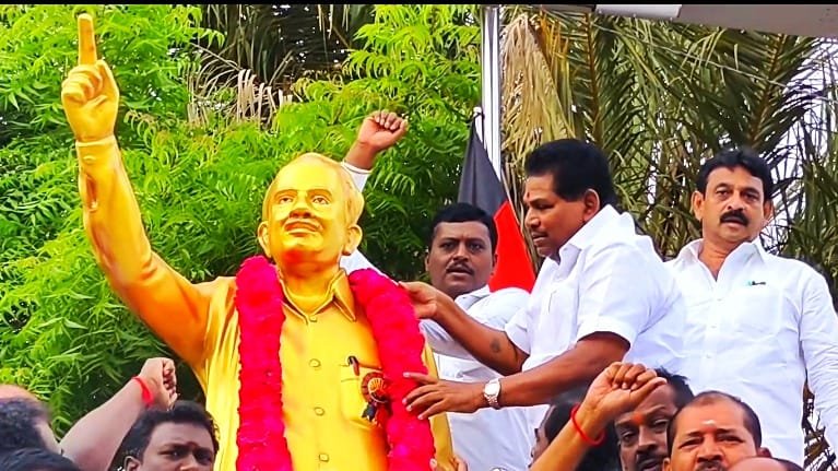 அண்ணா பிறந்த நாள் விழா: தூத்துக்குடியில் அமைச்சர் அனிதா ராதாகிருஷ்ணன் மரியாதை