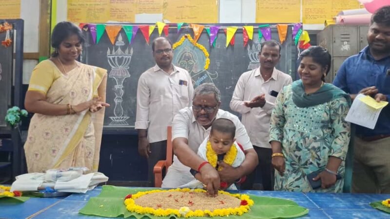 காஞ்சிபுரம் சோழன் மெட்ரிகுலேஷன் மேல்நிலைப் பள்ளியில் விஜயதசமி