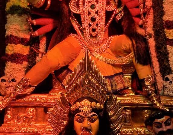 காஞ்சிபுரம் தாய் படவேட்டம்மன் மகிஷாசுரமர்த்தினி அலங்காரத்தில் பக்தர்களுக்கு காட்சி