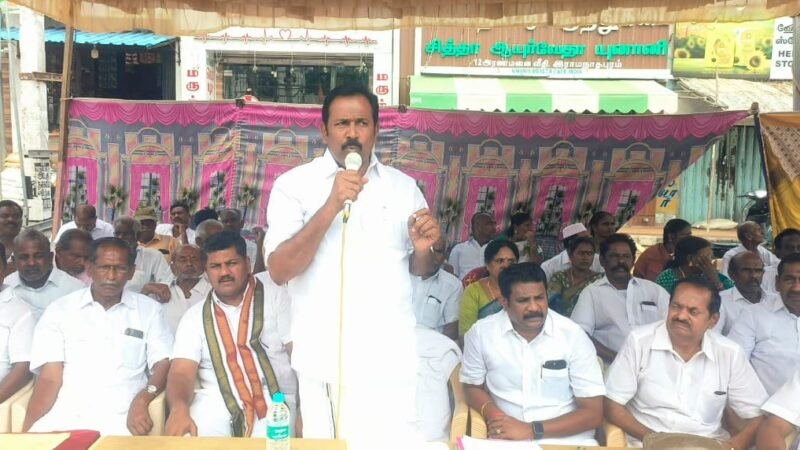 வாக்குத்திருட்டை கண்டித்து ராமநாதபுரம் காங்கிரஸ் சார்பில் விழிப்புணர்வு கையெழுத்து இயக்கம்