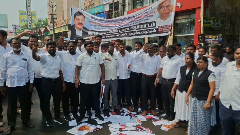 காஞ்சிபுரத்தில் வழக்கறிஞர்கள் கண்டன ஆர்ப்பாட்டம்