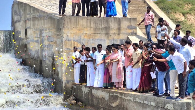 வடகிழக்கு பருவமழைக்கு முன் நிரம்பிய ‘தாமல் ஏரி’: ‘கலங்கல்’ வழியாக வெளியேறி வரும் 450 கன அடி உபரி நீர்!