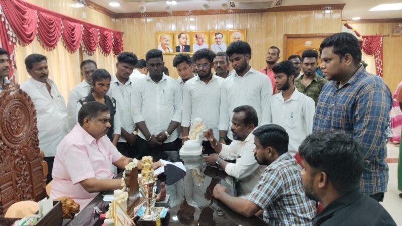 புதுவை பல்கலைகழக மாணவர்கள் மீது கண்மூடித்தனமான தாக்குதல் விவகாரம்: புதுச்சேரி புரட்சிகர சோசலிஸ்ட் கட்சி சார்பில் கோரிக்கை மனு