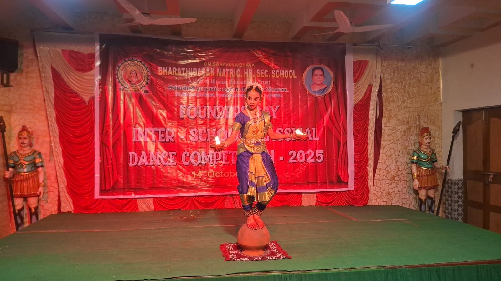 காஞ்சிபுரம் பாரதிதாசன் மெட்ரிகுலேஷன் மேல்நிலைப் பள்ளியில் பரதநாட்டிய போட்டிகள்