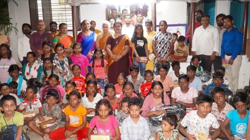 ஸ்ரீ சங்கர மடம் சார்பில் பிள்ளைப்பாக்கம் திண்ணைப் பள்ளிக்கூடத்தில் தீபாவளி சிறப்பு நிகழ்ச்சி