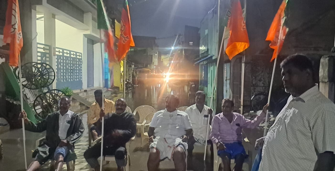 வீடுகளில் புகுந்த மழை நீர்: பொதுமக்கள் அவதி!
