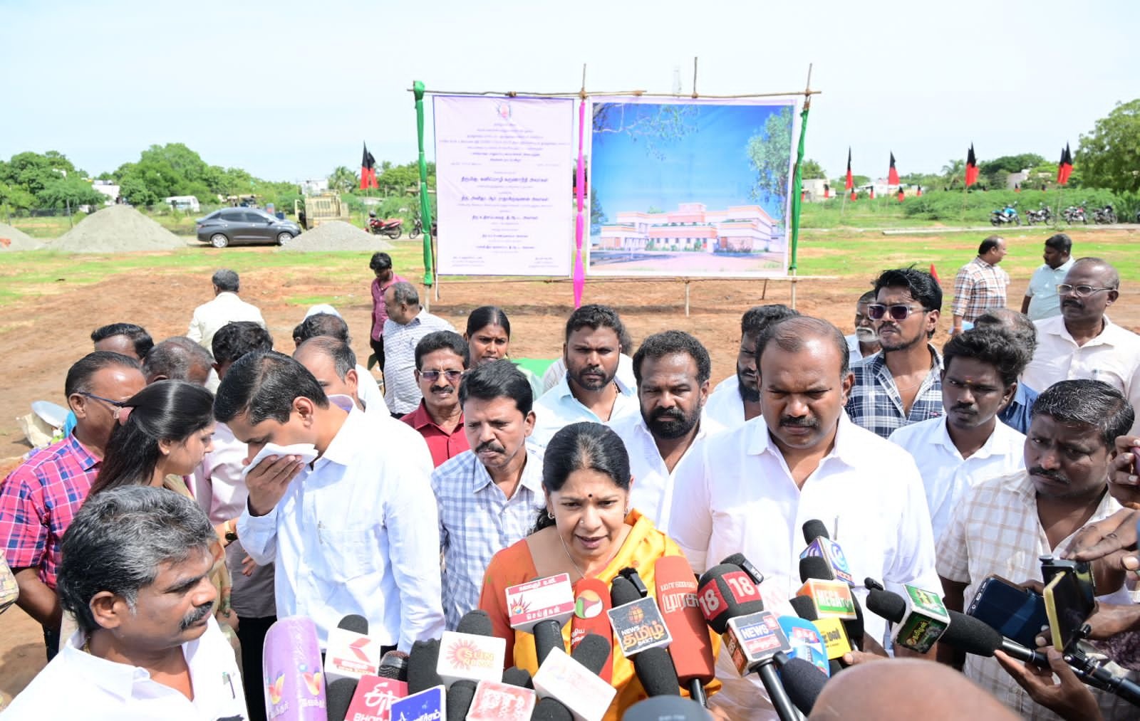 பல மாநிலங்களில் லட்சக்கணக்கான மக்களின் வாக்குரிமை பறிக்கப்பட்டுள்ளது – கனிமொழி MP