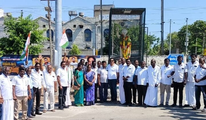 இந்திரா காந்தி நினைவு நாள்: தூத்துக்குடியில் காங்கிரசார் அனுசரிப்பு