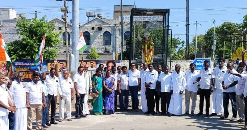 இந்திரா காந்தி நினைவு நாள்: தூத்துக்குடியில் காங்கிரசார் அனுசரிப்பு