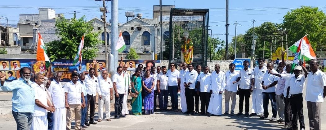 இந்திரா காந்தி நினைவு நாள்: தூத்துக்குடியில் காங்கிரசார் அனுசரிப்பு