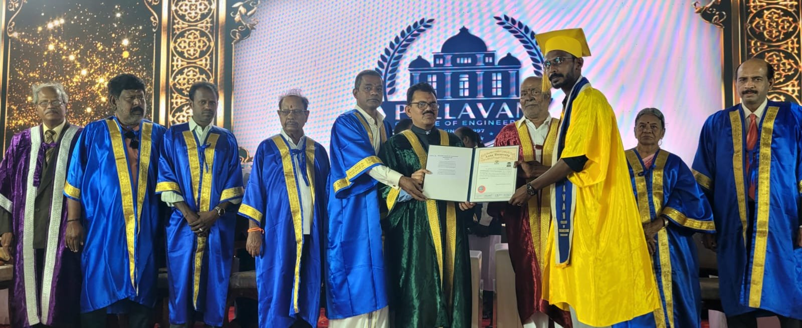 காஞ்சிபுரம் பல்லவன் கல்வி குழும பொறியியல் கல்லூரியின் 25வது பட்டமளிப்பு விழா