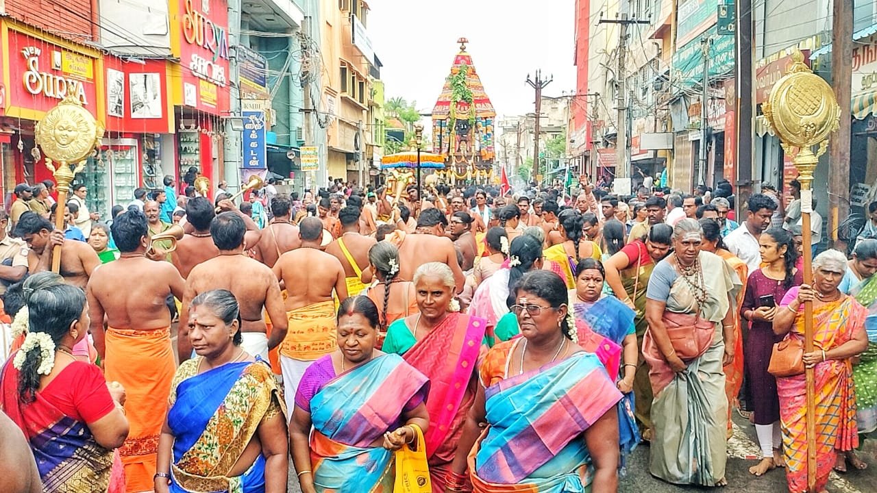 தூத்துக்குடி சிவன் கோவிலில் ஐப்பசி திருக்கல்யாணத் திருவிழா தேரோட்டம்