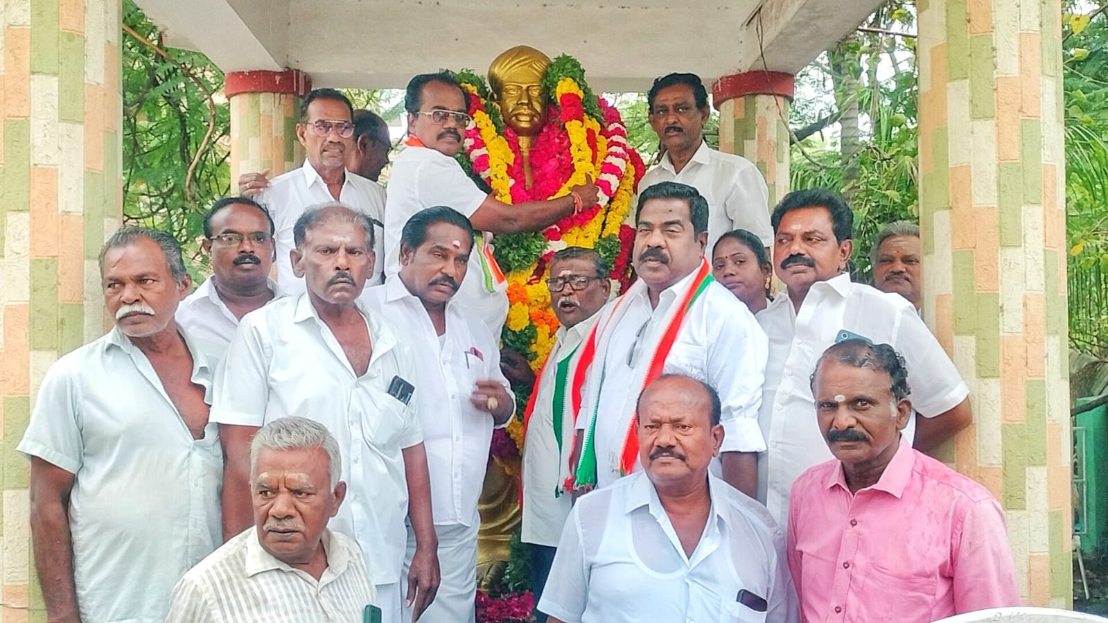 கப்பலோட்டிய தமிழன் வ உ சி நினைவு நாள்: தூத்துக்குடி காங்கிரஸ் சார்பில் மரியாதை