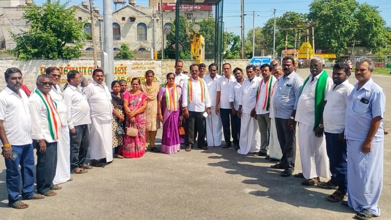 இந்திரா காந்தி அவர்களின் 108வது பிறந்தநாள் விழா: தூத்துக்குடி காங்கிரஸ் சார்பில் மரியாதை