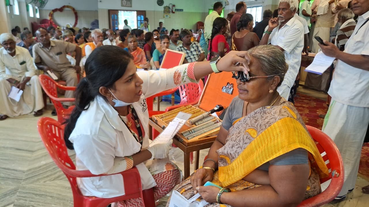 காஞ்சிபுரத்தில் இலவச கண் பரிசோதனை முகாம்