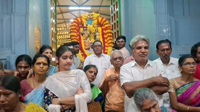 கார்த்திகை தீப விழாவை முன்னிட்டு காஞ்சிபுரம் கச்சபேஸ்வரர் அருள்மிகு முத்தீஸ்வரர் திருக்கோவிலில் சொக்கப்பனை ஏற்றும் உற்சவம்