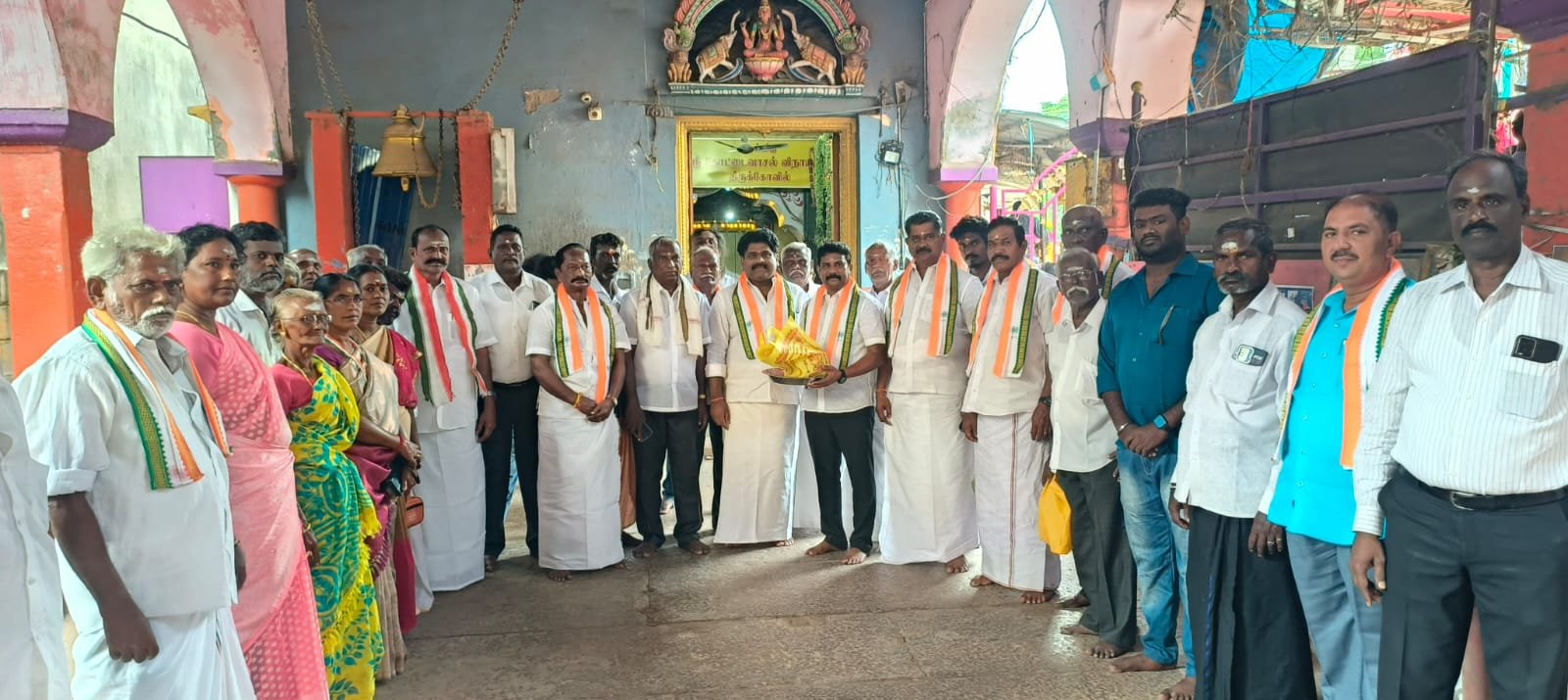 சோனியா காந்தி 79வது பிறந்த தினத்தை முன்னிட்டு கோட்டைவாசல் விநாயகர் கோவிலில் சிறப்பு வழிபாடு