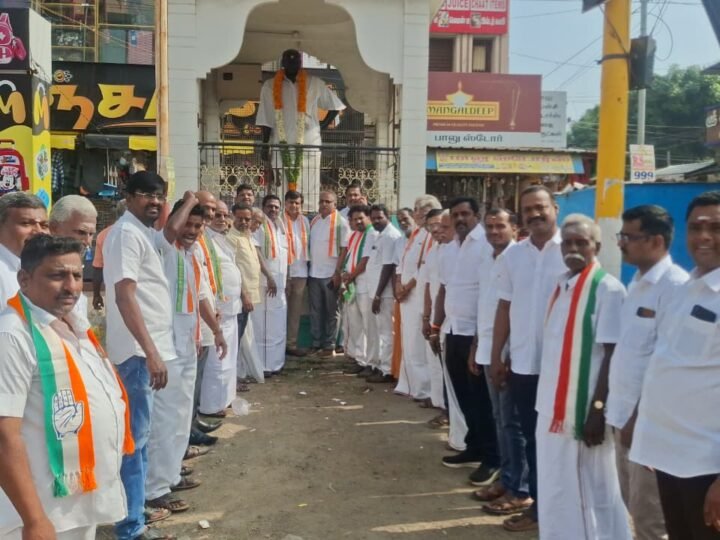 காஞ்சிபுரத்தில் காங்கிரஸ் சார்பில் சட்டமன்ற தேர்தலில் போட்டியிட மாநகராட்சி துணை மேயர் குமரகுருநாதன் மனு தாக்கல்