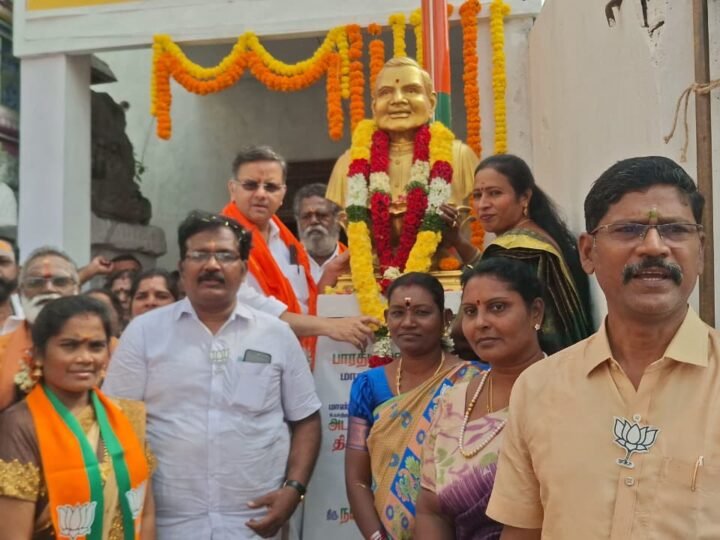 வாஜ்பாய் பிறந்தநாள் விழா: காஞ்சிபுரம் மாவட்ட பாஜக சார்பில் கொண்டாட்டம்