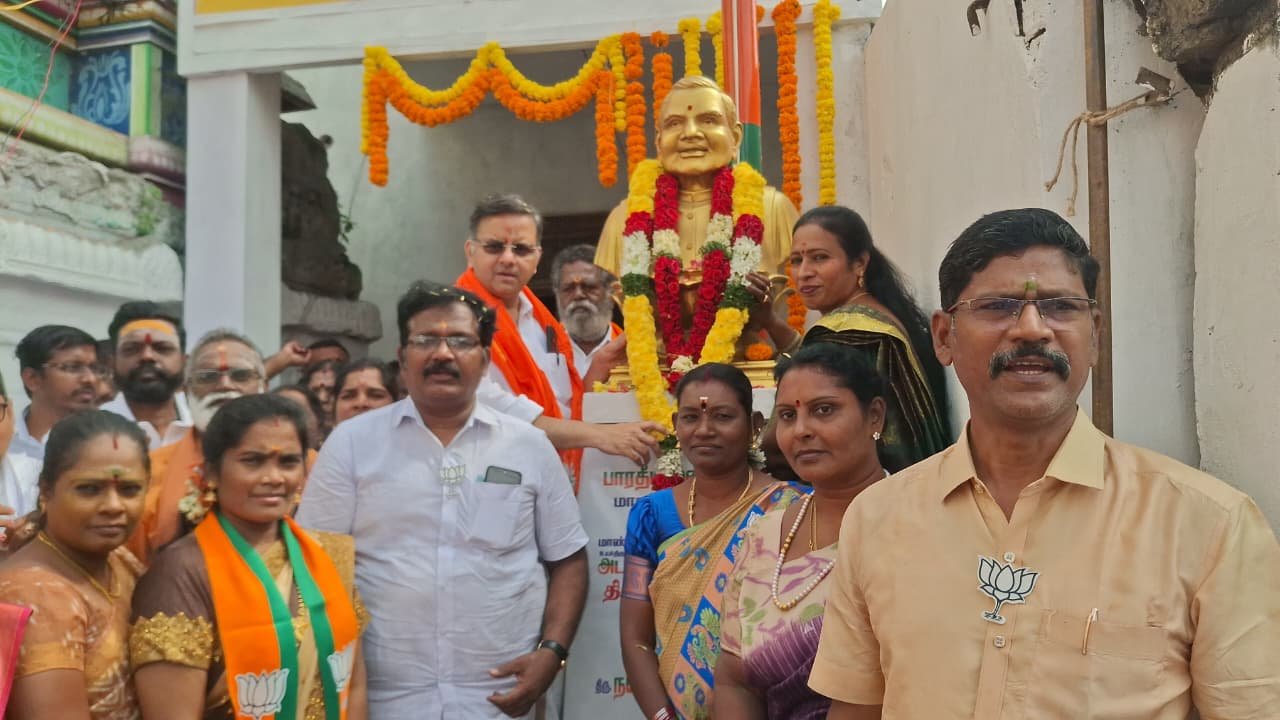 வாஜ்பாய் பிறந்தநாள் விழா: காஞ்சிபுரம் மாவட்ட பாஜக சார்பில் கொண்டாட்டம்