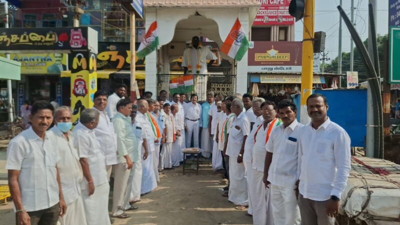 காஞ்சிபுரம் மாவட்ட காங்கிரஸ் சார்பில் பொதுமக்களுக்கு அன்னதானம்