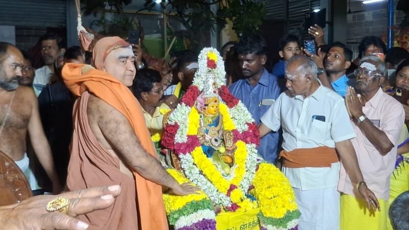 காஞ்சிபுரம் காமாட்சி அம்மன் ஆலயத்தில் ஆராதனை விழா