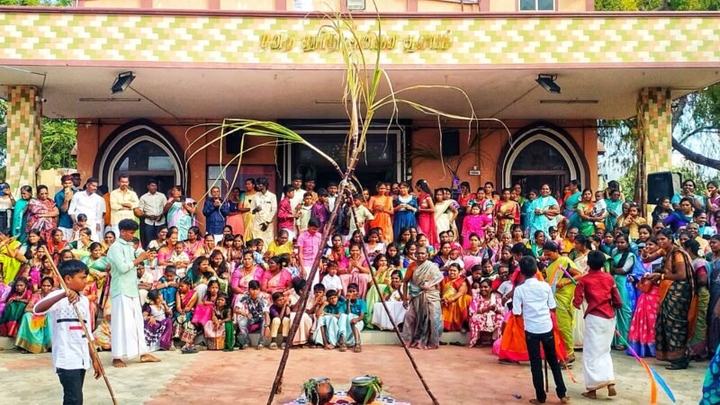 தூத்துக்குடி லூர்தம்மாள்புரம் புனித லூர்து அன்னை ஆலயத்தில் பொங்கல் வைத்து வழிபாடு