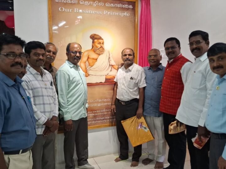 காஞ்சிபுரத்தில் ஸ்ரீ கணேஷ் டைல்ஸ் அண்ட் இன்டிரியஸ் புதிய ஷோரூம் திறப்பு விழா