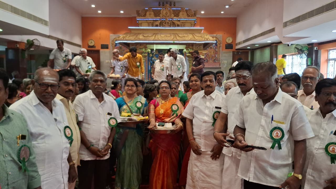 காஞ்சிபுரம் தொண்டை மண்டல ஆதி சைவ வேளாளர் சங்கம் சார்பில் வெள்ளி ரத உற்சவம்