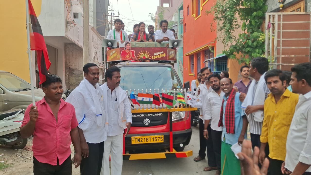 காஞ்சிபுரம் சட்டமன்ற தொகுதி திமுக வேட்பாளர் நித்யா சுகுமார் தீவிர வாக்கு சேகரிப்பு!