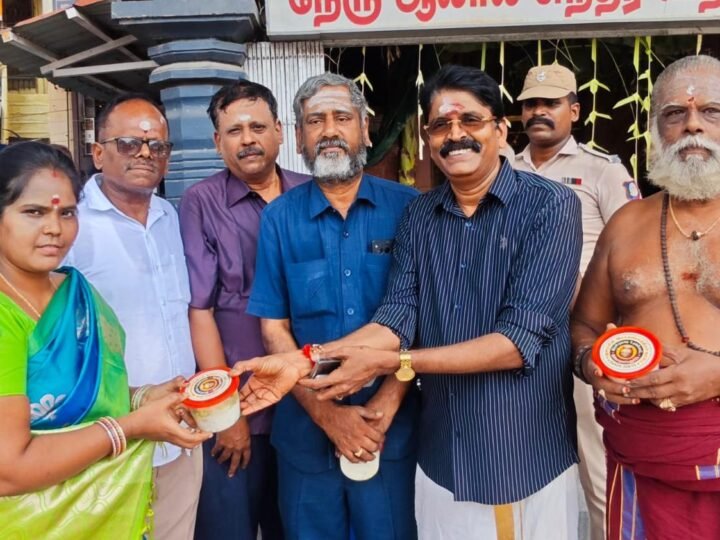 “மீனாட்சி சுந்தரேசுவரர் திருக்கல்யாணம்”- பக்தர்களுக்கு அன்னதானம் வழங்கிய திருப்பரங்குன்றம் சுப்பரமணிய கோயில் அறங்காவலர்!