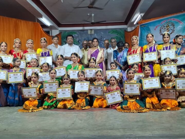 காஞ்சிபுரம் கச்சபேஸ்வரர் ஆலயத்தில் யானை வாகன உற்சவம் – மாணவிகளின் பரதநாட்டிய நிகழ்ச்சி!