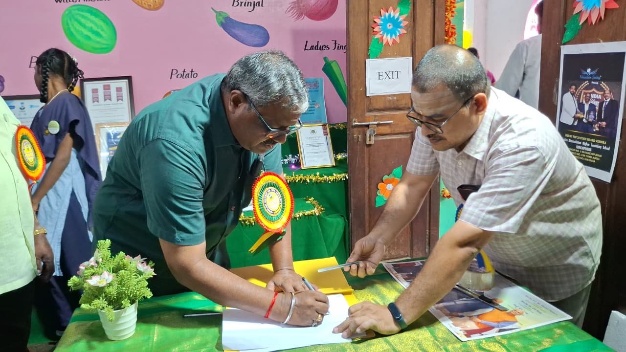காஞ்சிபுரம் சோழன் மெட்ரிக் பள்ளி மாணவர்களின் அசத்தல் சாதனை