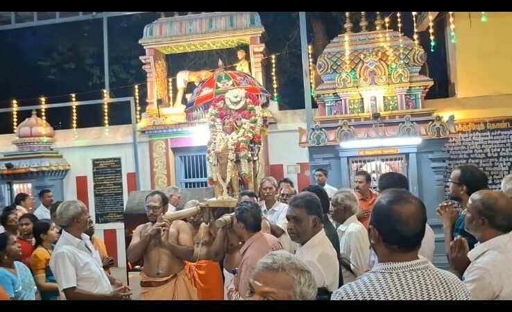 காஞ்சிபுரம் முத்தீஸ்வரர் ஆலயத்தில் பிரதோஷ விழா! – நந்தி வாகனத்தில் எழுந்தருளிய பிரதோஷ பகவான்!!