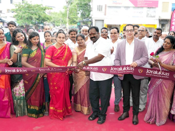 புதிய பொலிவில் ஜோய்ஆலுக்காஸ் காஞ்சிபுரம் ஷோரூம் பிரம்மாண்ட மறுதிறப்பு | செய்கூலியில் 40% தள்ளுபடி