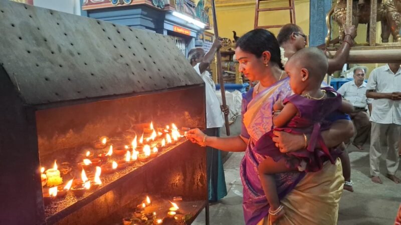 காஞ்சிபுரம் முத்தீஸ்வரர் ஆலயத்தில் வைகாசி மாத பிரதோஷ விழா விமர்சையாக நடைபெற்றது