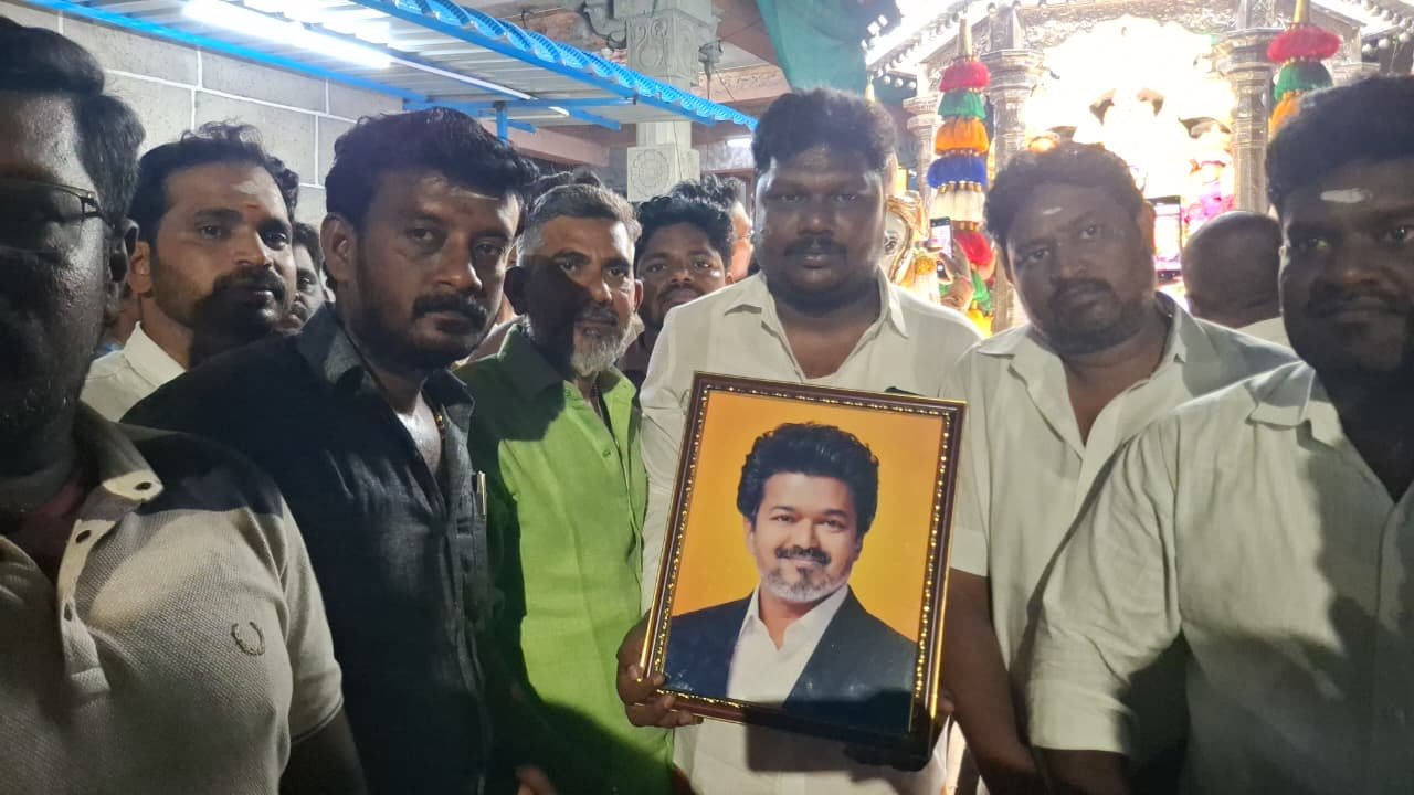ஜோசப் விஜய் பிறந்தநாள்: காஞ்சிபுரம் குமரகோட்டம் ஆலயத்தில் வெள்ளி ரத உற்சவம்