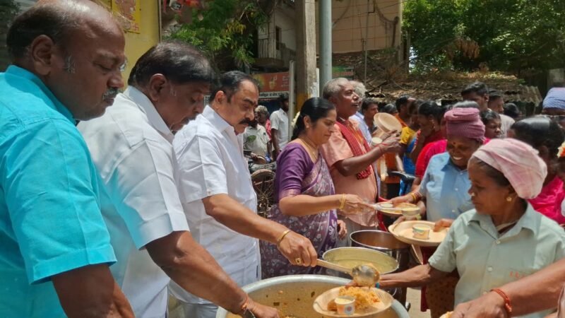 காஞ்சிபுரத்தில் ஆனி அமாவாசை: வி.எஸ். ராமகிருஷ்ணன் தலைமையில் அறுசுவை அன்னதானம்