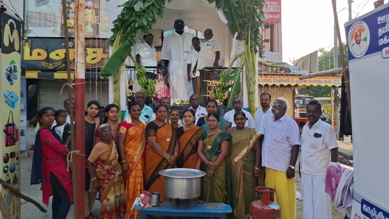 காஞ்சிபுரத்தில் காமராஜரின் பிறந்தநாள்: பொங்கல் வைத்து, இனிப்புகள் வழங்கி கொண்டாடிய காமராஜர் நினைவு அறக்கட்டளை