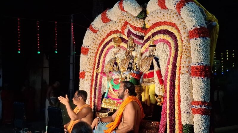 காஞ்சிபுரம் ஆகாய கன்னியம்மன் ஆலயத்தில் ஆடித் திருவிழா – காமாட்சி, மீனாட்சி, விசாலாட்சி அலங்காரத்தில் அம்மன் வீதி உலா