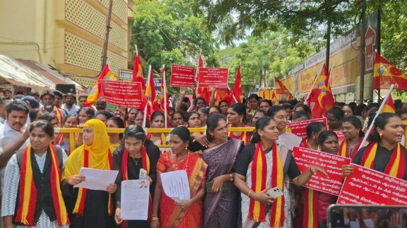 காஞ்சிபுரத்தில் த.வெ.க மகளிர் அணி கண்டன ஆர்ப்பாட்டம் – உதயநிதி ஸ்டாலினுக்கு எதிராக கோஷங்கள்