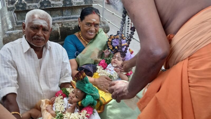 ராமநாதபுரம் ஸ்ரீ வல்லபை ஐயப்பன் ஆலயத்தில் குழந்தைகளுக்கு சோறு ஊட்டும் விழா